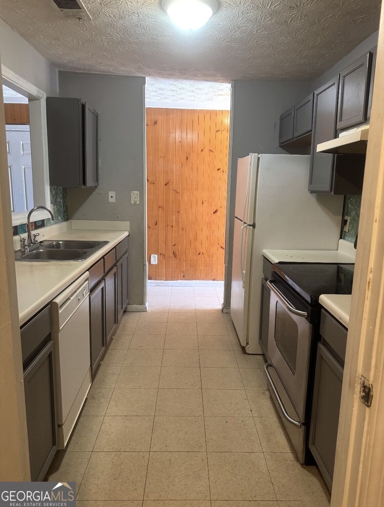 230 James Albert Johnson Avenue - Photo 3