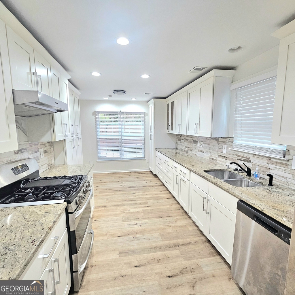 1308 Gates Circle - Photo 7