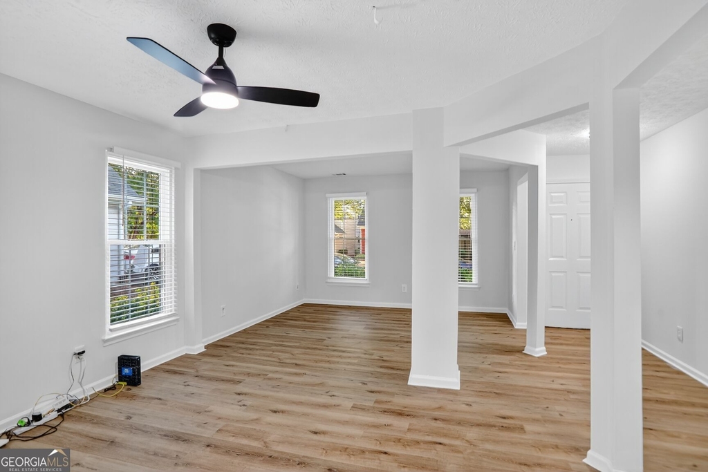 1308 Gates Circle - Photo 2