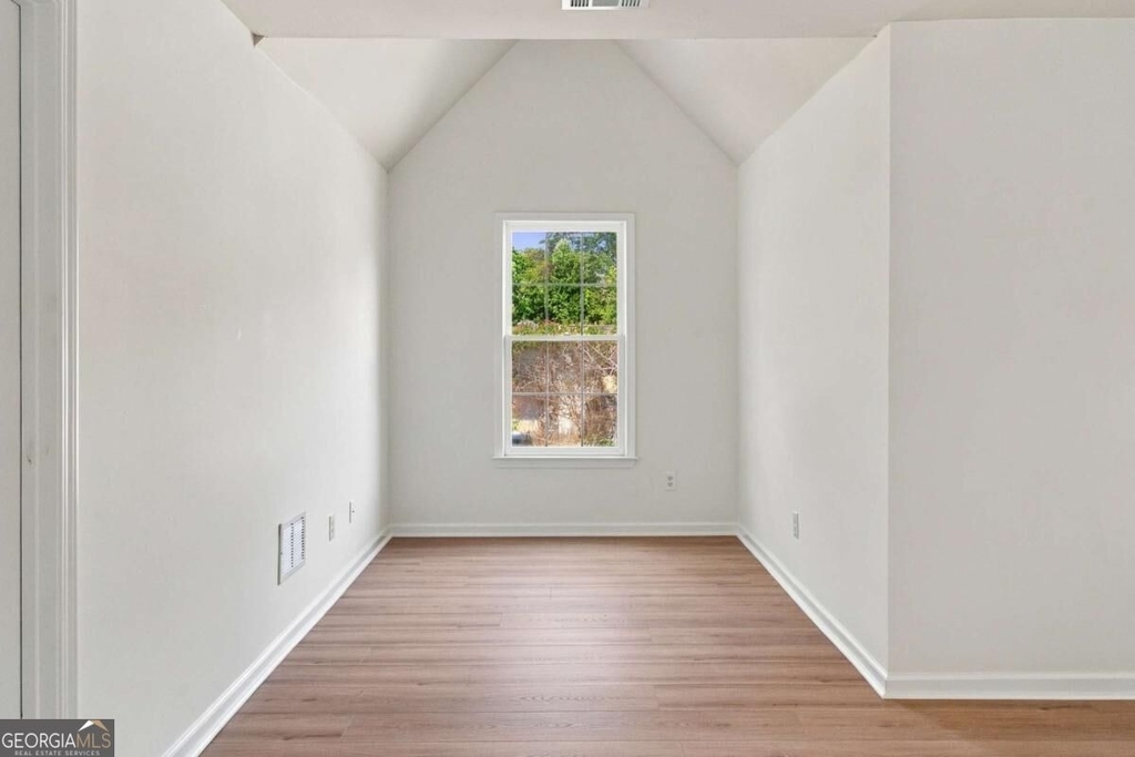 2280 Orleans Avenue - Photo 27