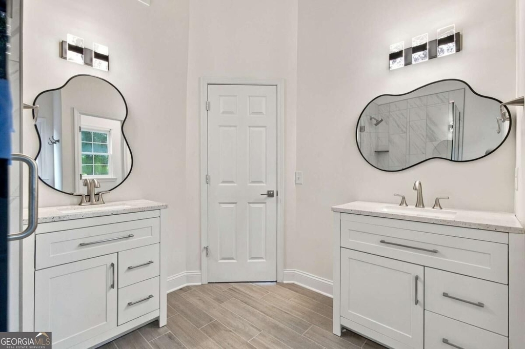 2280 Orleans Avenue - Photo 32