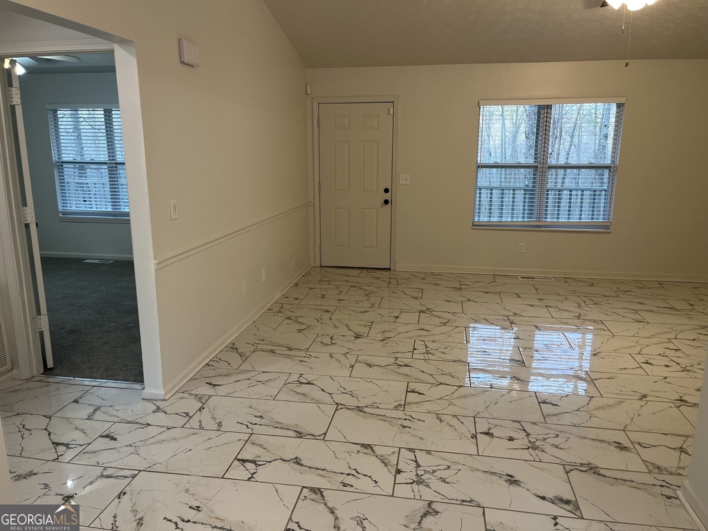 507 Lakeshore Drive - Photo 3