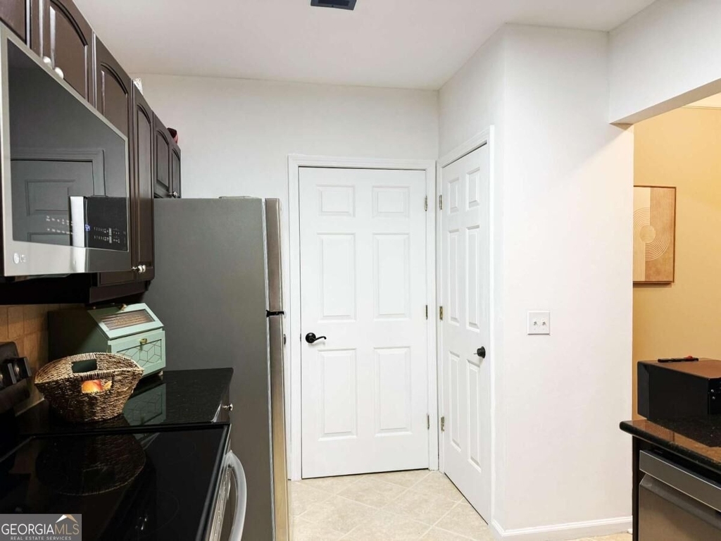 3334 Peachtree Road Ne - Photo 8
