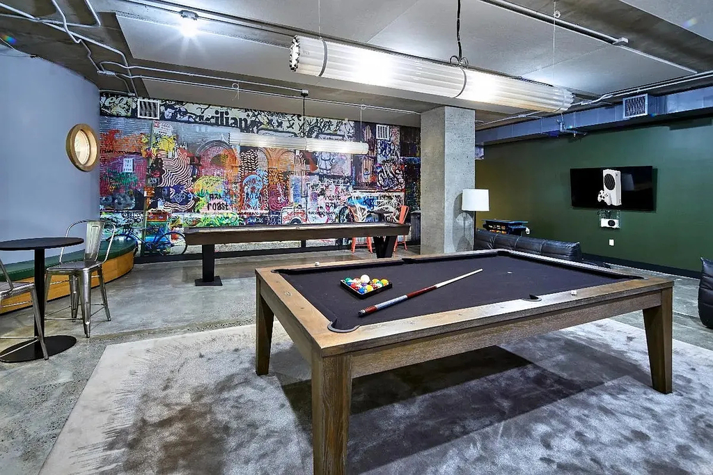 4650 Broadway - Photo 5