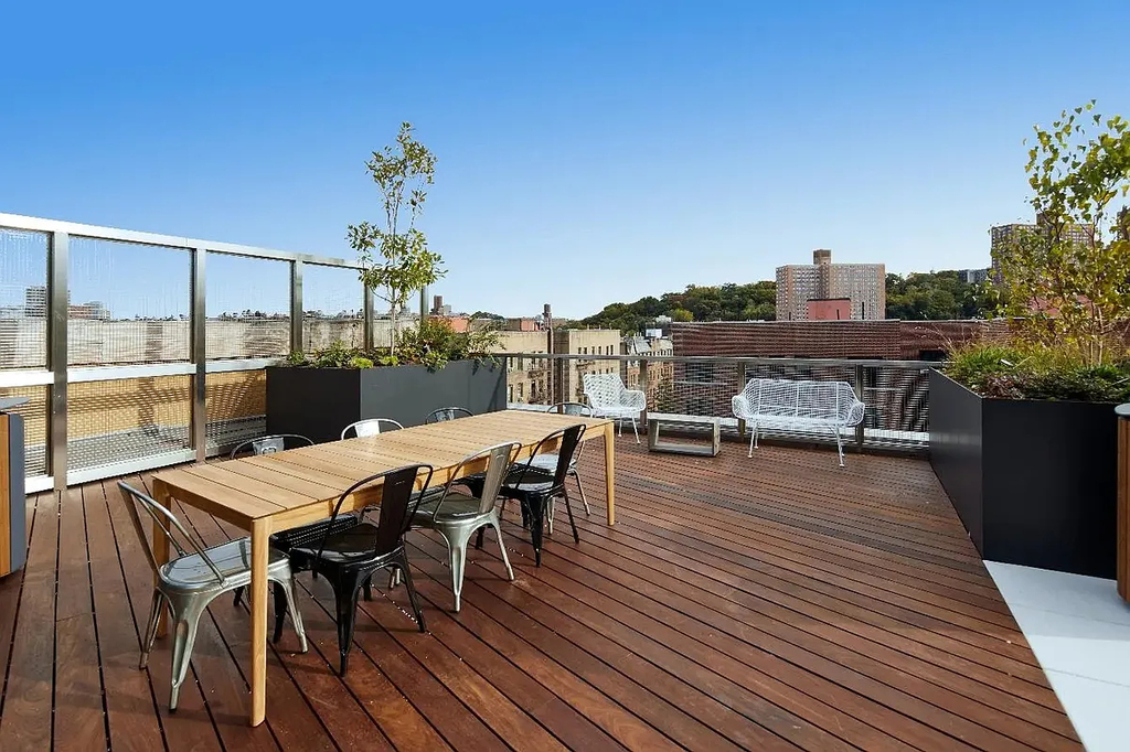 4650 Broadway - Photo 2