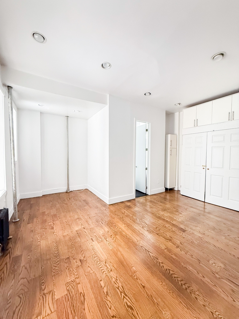 410 Eastern Parkway - Photo 2