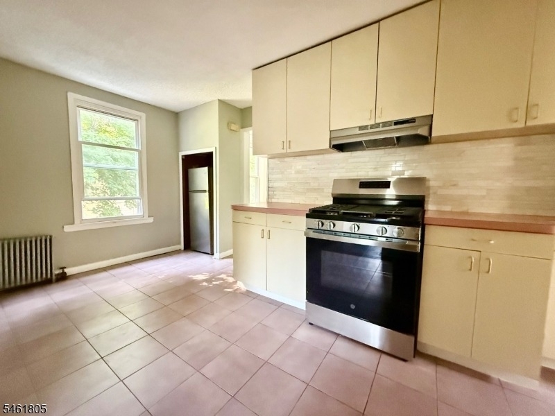 113 3rd St - Photo 4