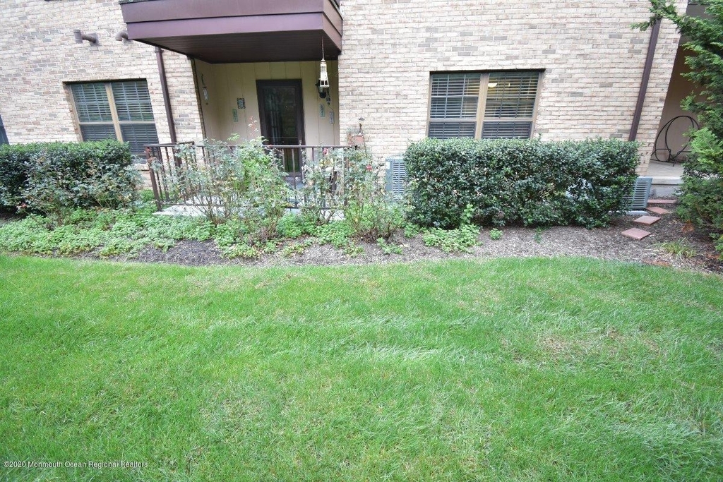 1304 Wellington Place - Photo 16