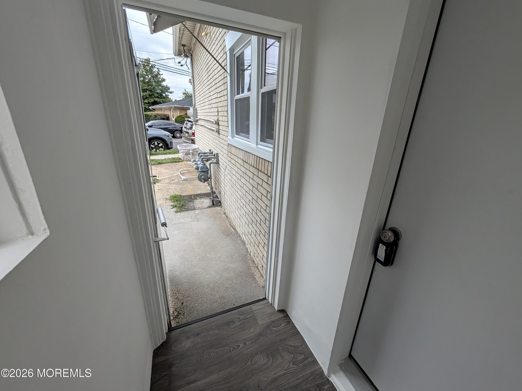 121 Kossuth Street - Photo 17