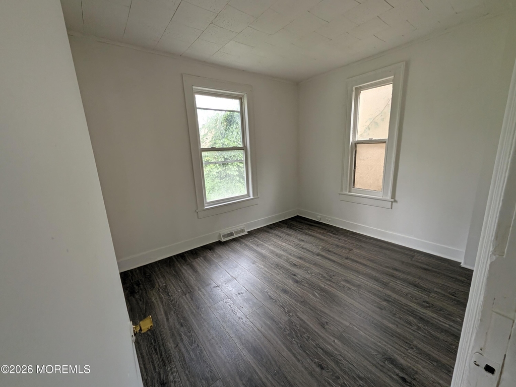 121 Kossuth Street - Photo 10