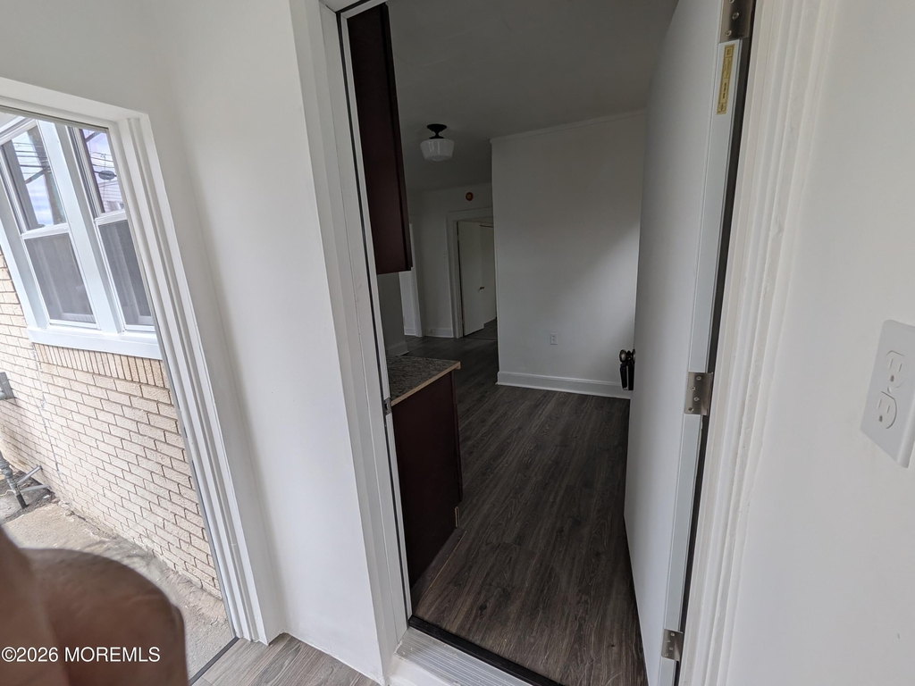 121 Kossuth Street - Photo 3