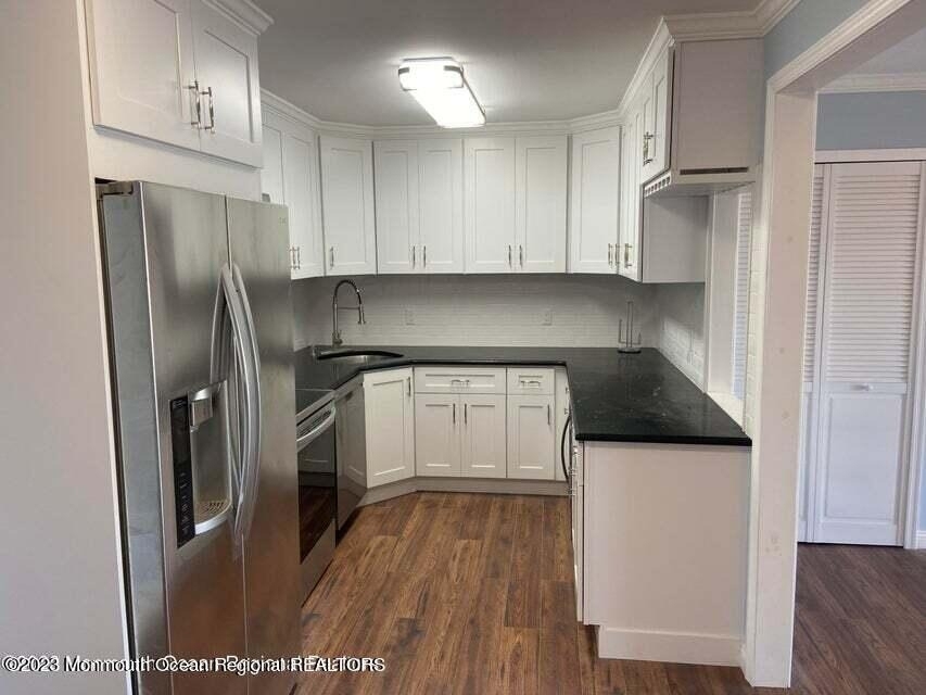 330 Shore Drive - Photo 2