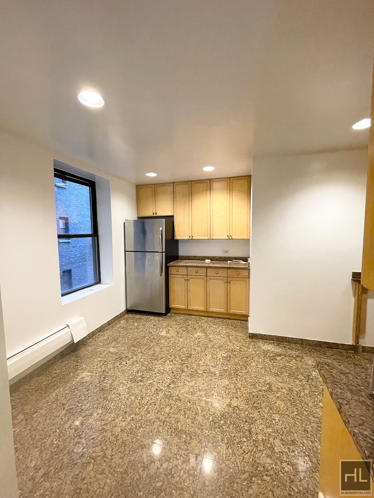 West 79 Street - Photo 13