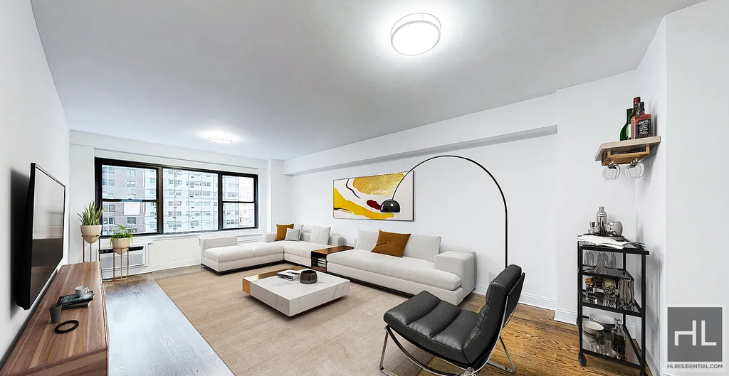 East 57 Street - Photo 1