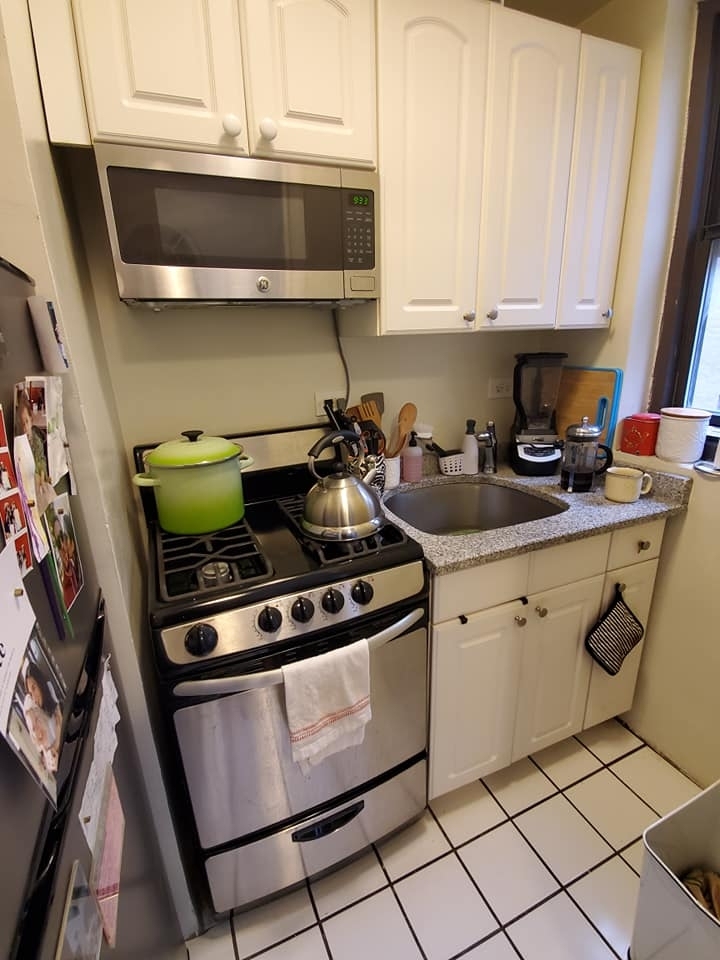 East 56 Street - Photo 2