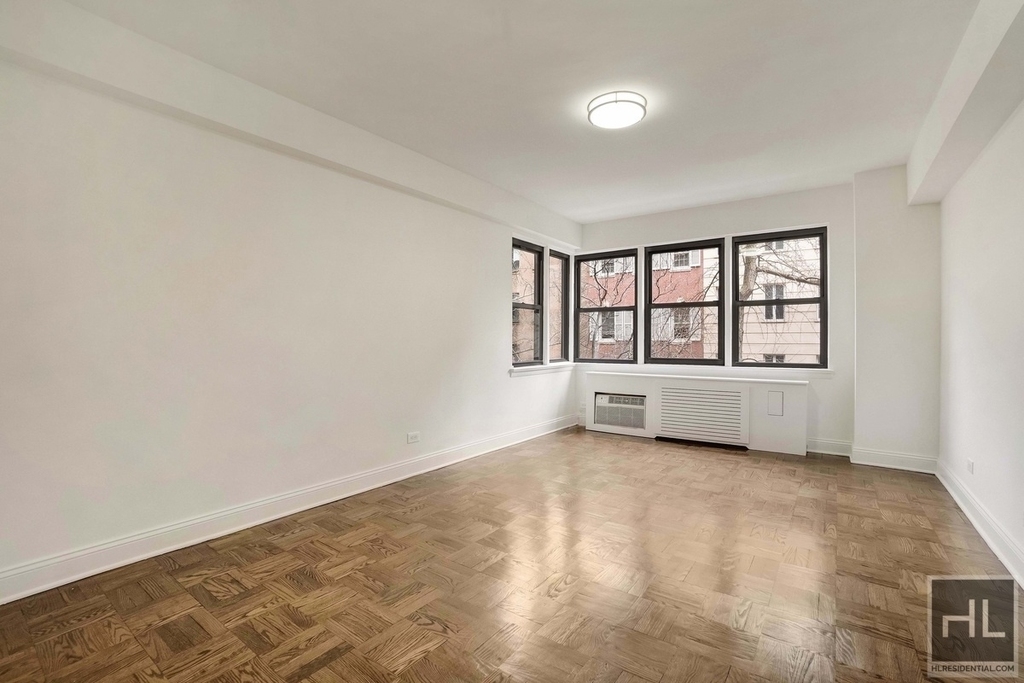 Beekman Place - Photo 2