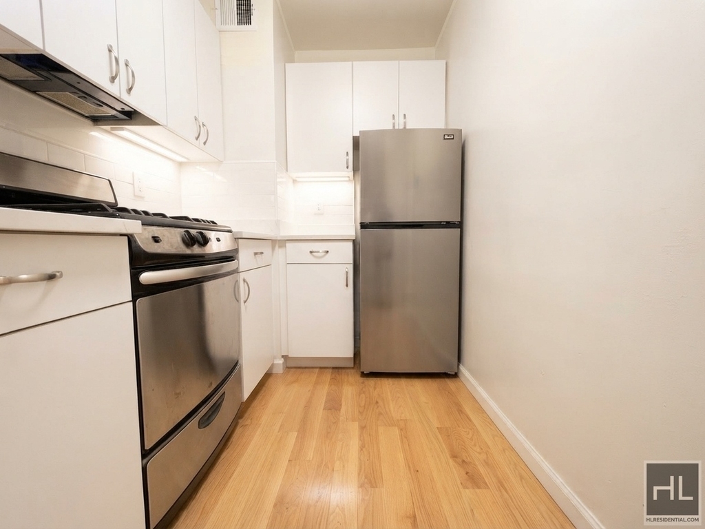 5 Avenue - Photo 1
