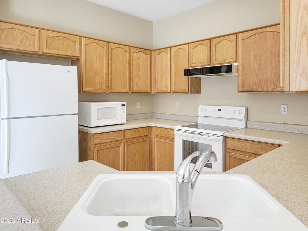 14173 W Weldon Avenue - Photo 8