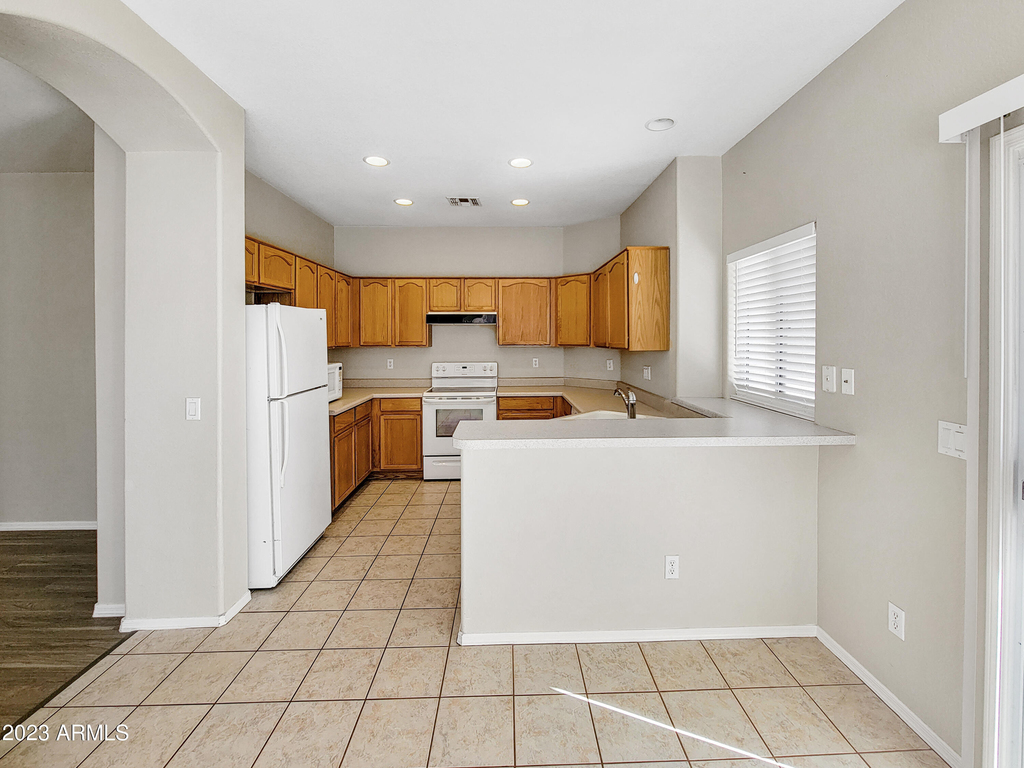 14173 W Weldon Avenue - Photo 7