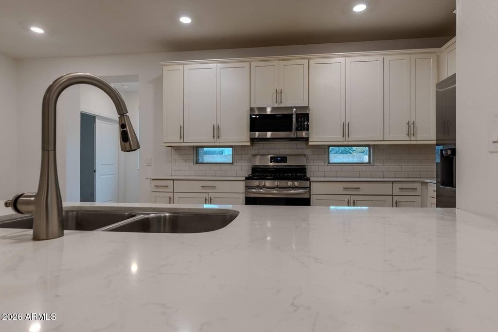 9210 W Willow Bend Lane - Photo 10