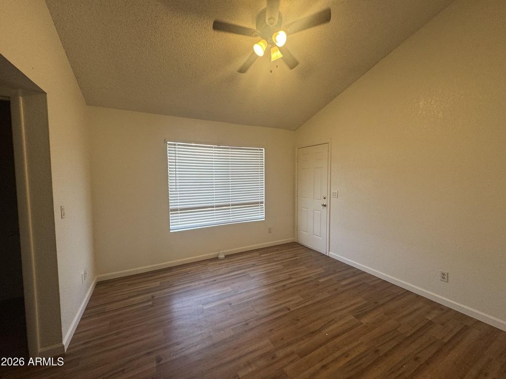 4828 W Orangewood Avenue - Photo 10