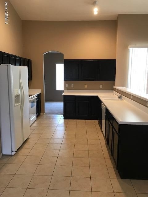 724 N Yucca Street - Photo 3