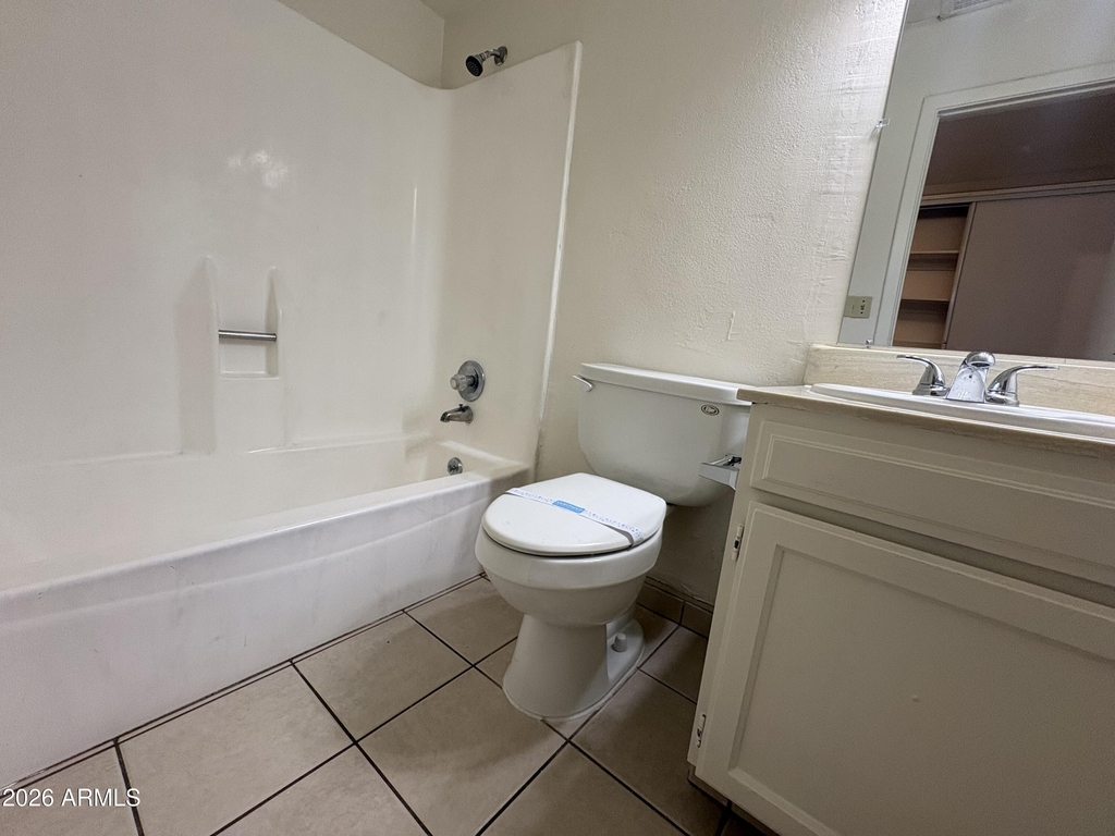 7556 W Turney Avenue - Photo 7