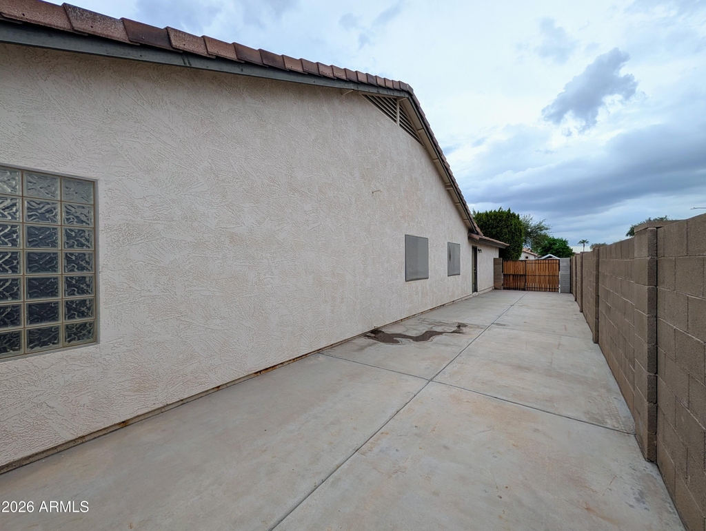 15748 W Paradise Lane - Photo 71