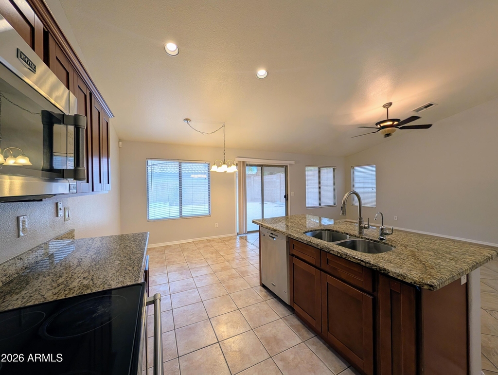 15748 W Paradise Lane - Photo 16