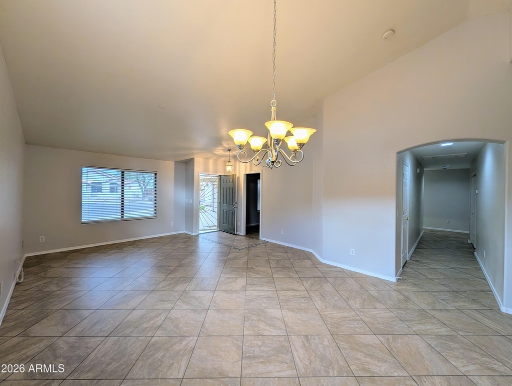 15748 W Paradise Lane - Photo 11