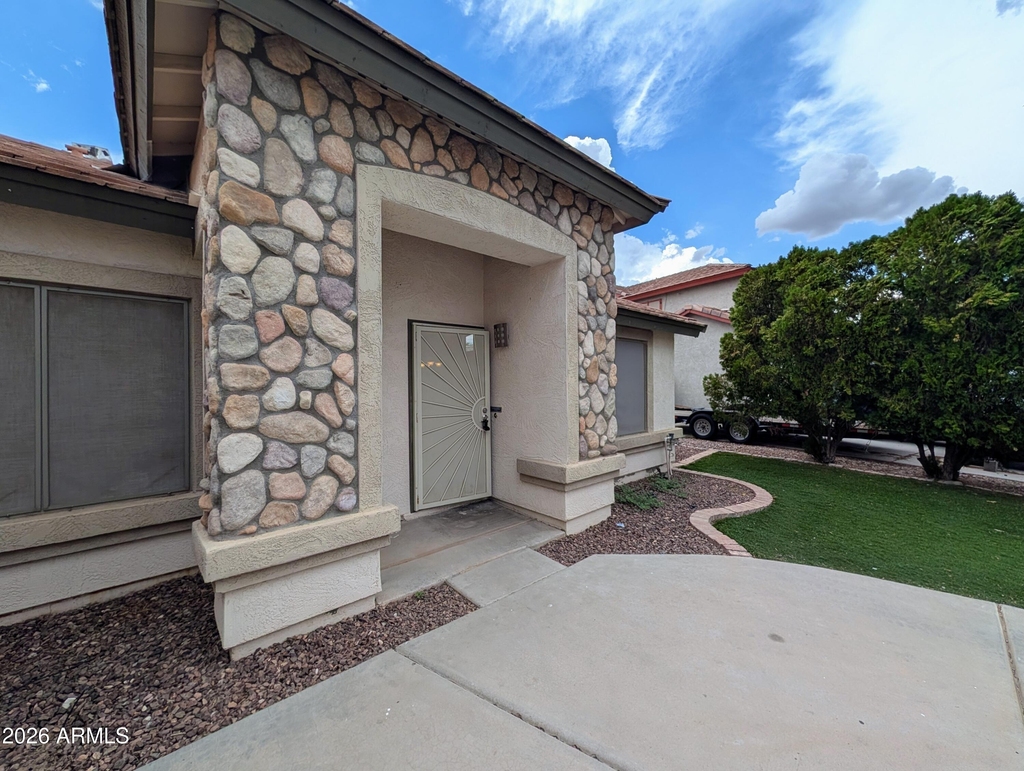 15748 W Paradise Lane - Photo 6