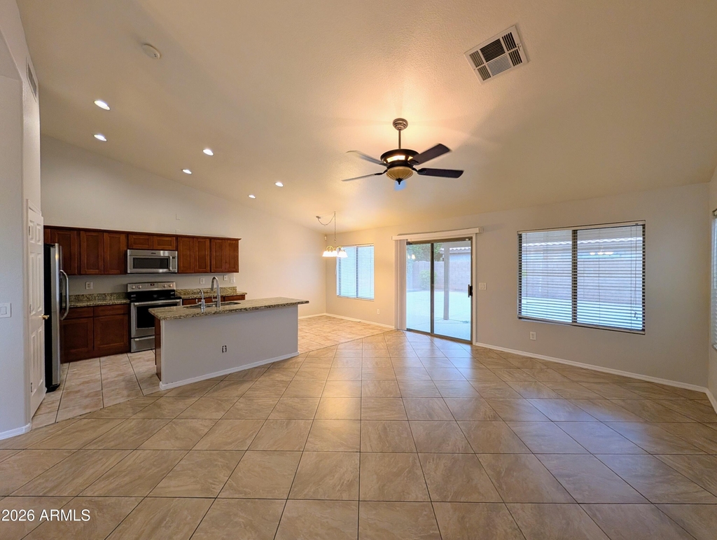15748 W Paradise Lane - Photo 26
