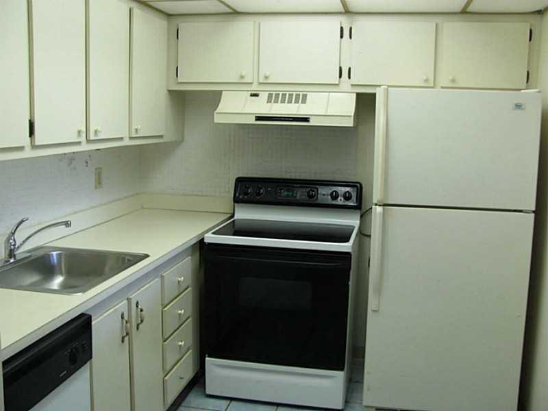 2000 Springdale Boulevard - Photo 3