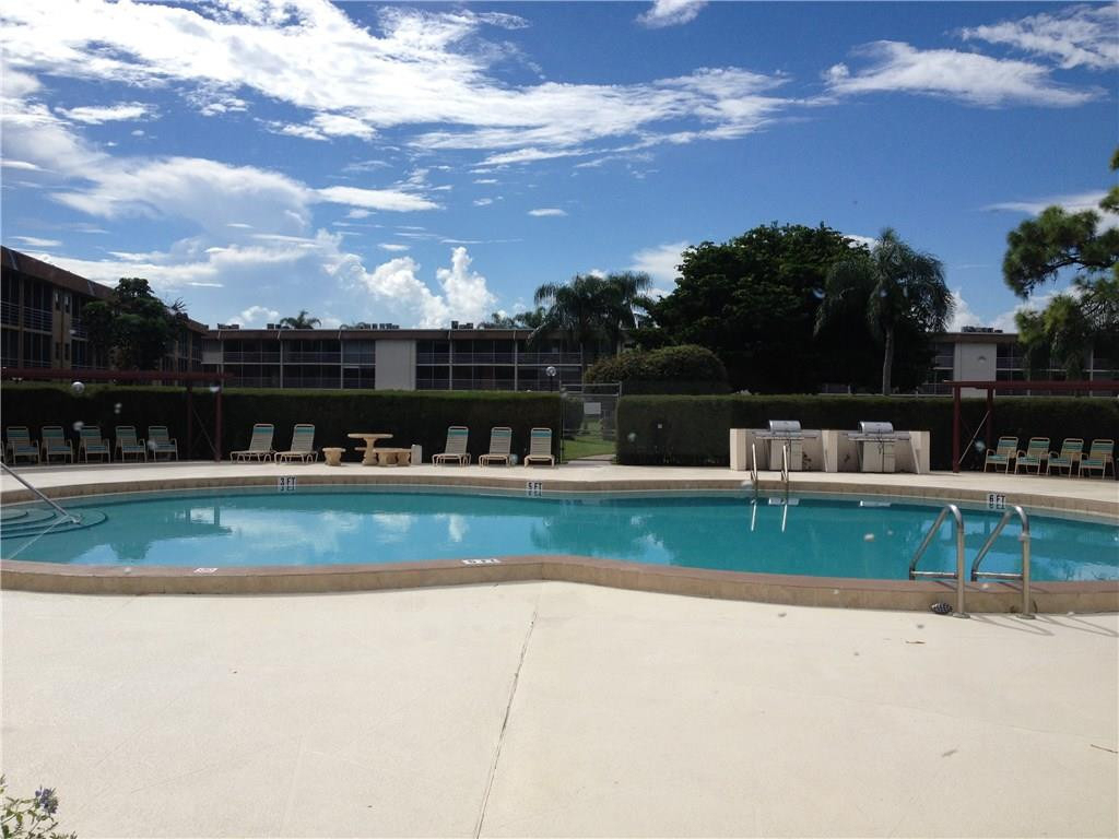 2000 Springdale Boulevard - Photo 12