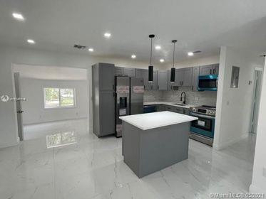 751 Nw 18th Street - Photo 0