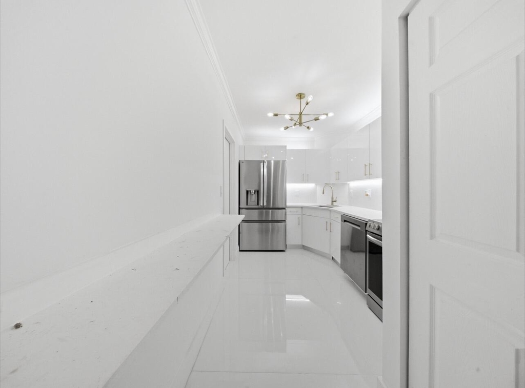 3125 Oakland Shores Drive - Photo 2
