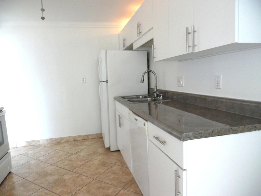 1205 Mathis Street - Photo 4
