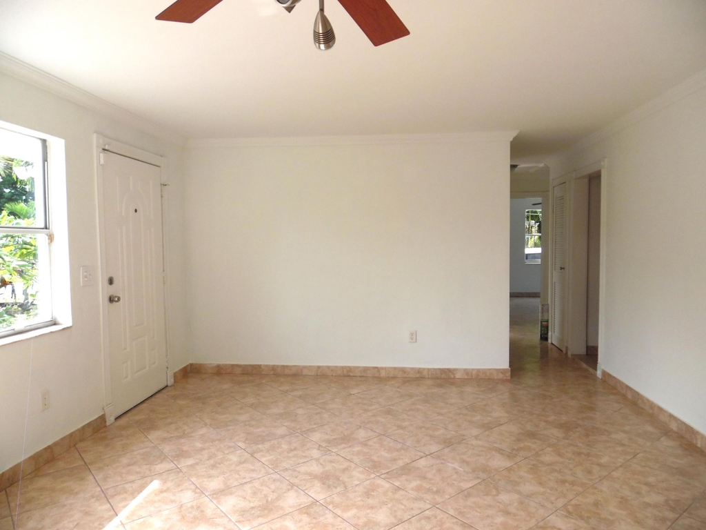 1205 Mathis Street - Photo 2