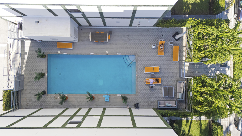 1025 Ne 18th Avenue - Photo 2