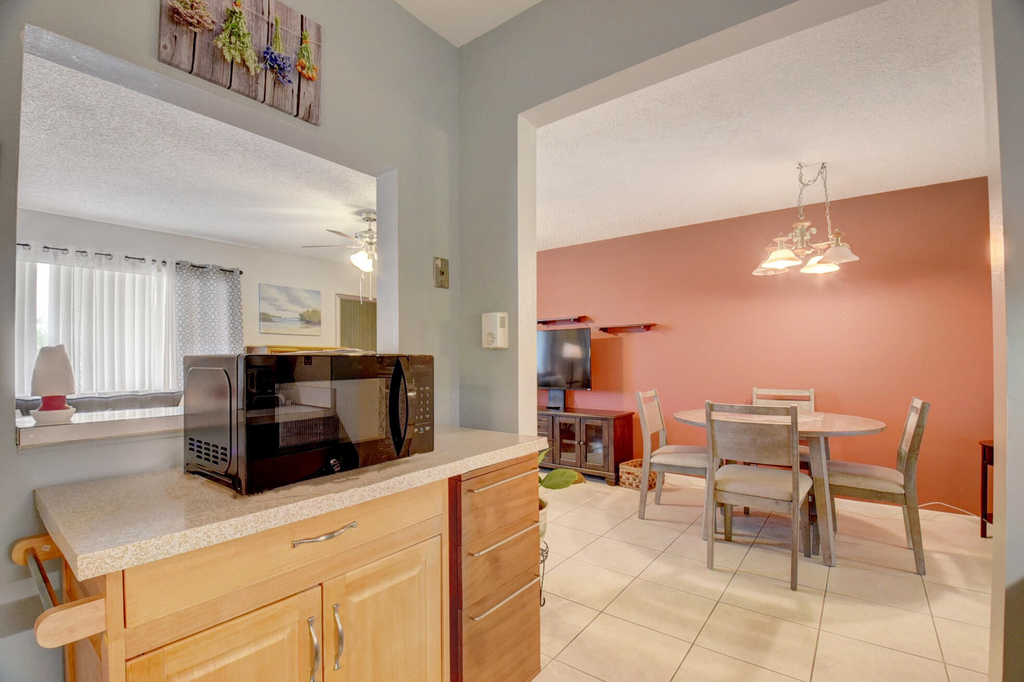 400 Village Green Circle W - Photo 18