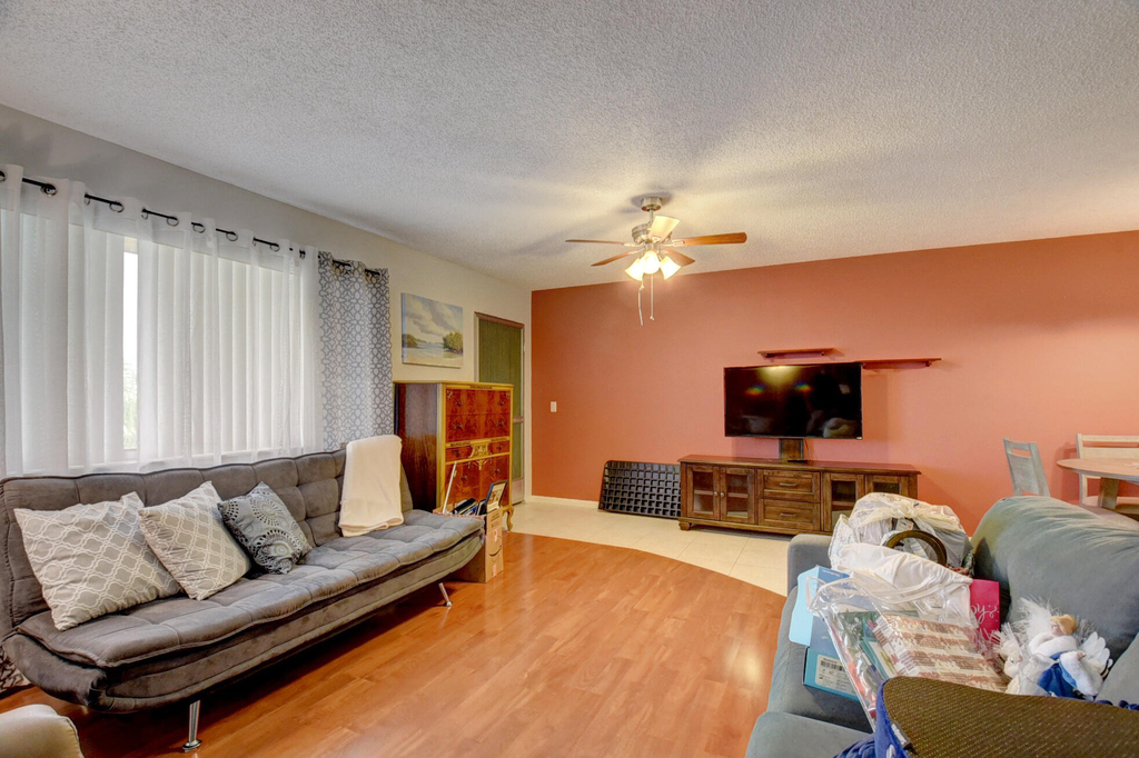 400 Village Green Circle W - Photo 7