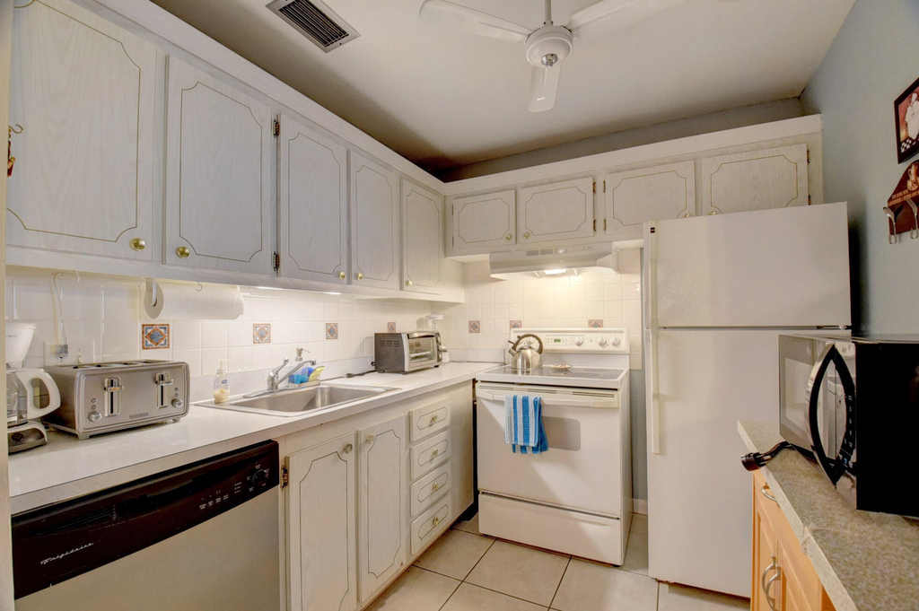 400 Village Green Circle W - Photo 15