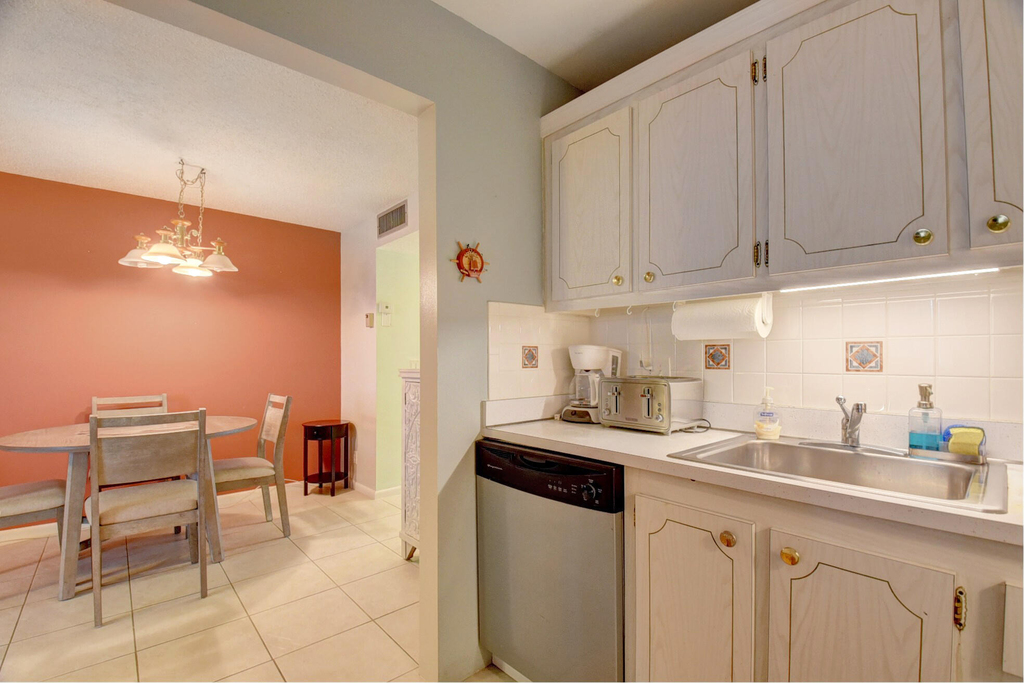 400 Village Green Circle W - Photo 17
