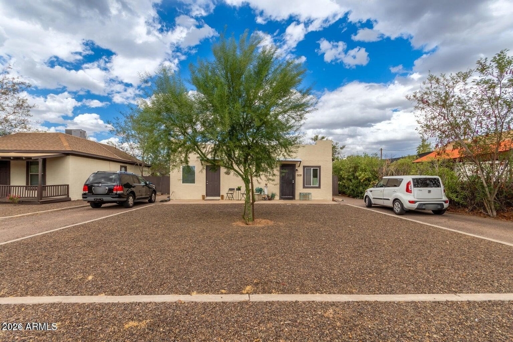 3434 E Cambridge Avenue - Photo 1