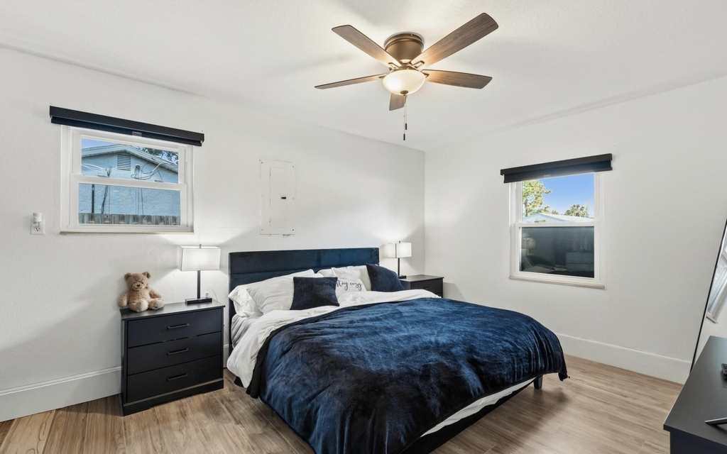 745 21st Street Sw - Photo 3