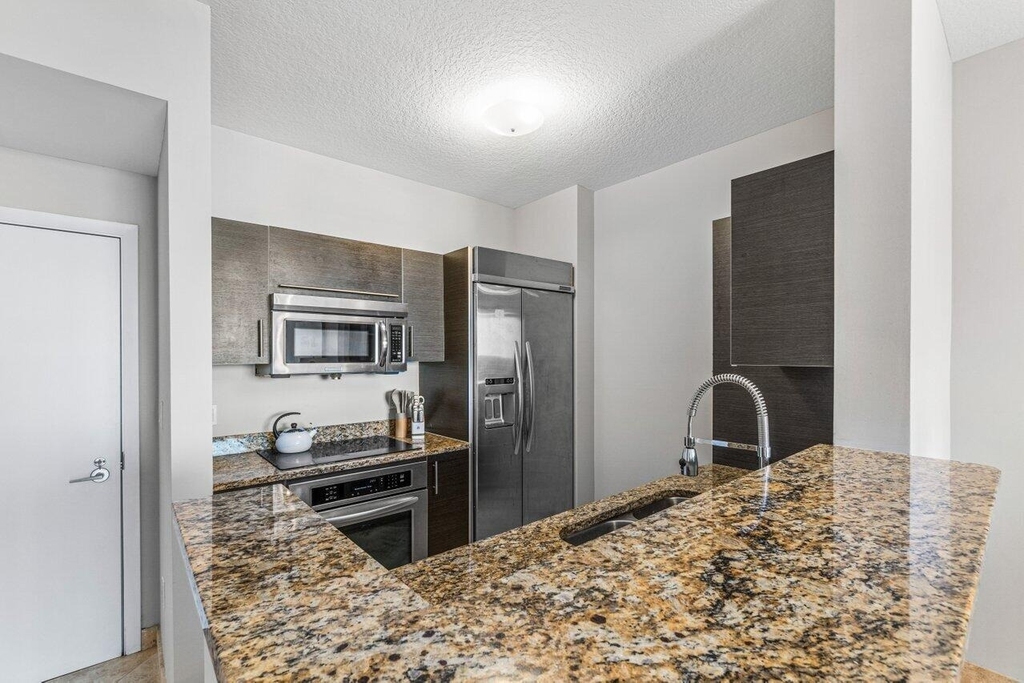 550 Okeechobee Boulevard - Photo 9