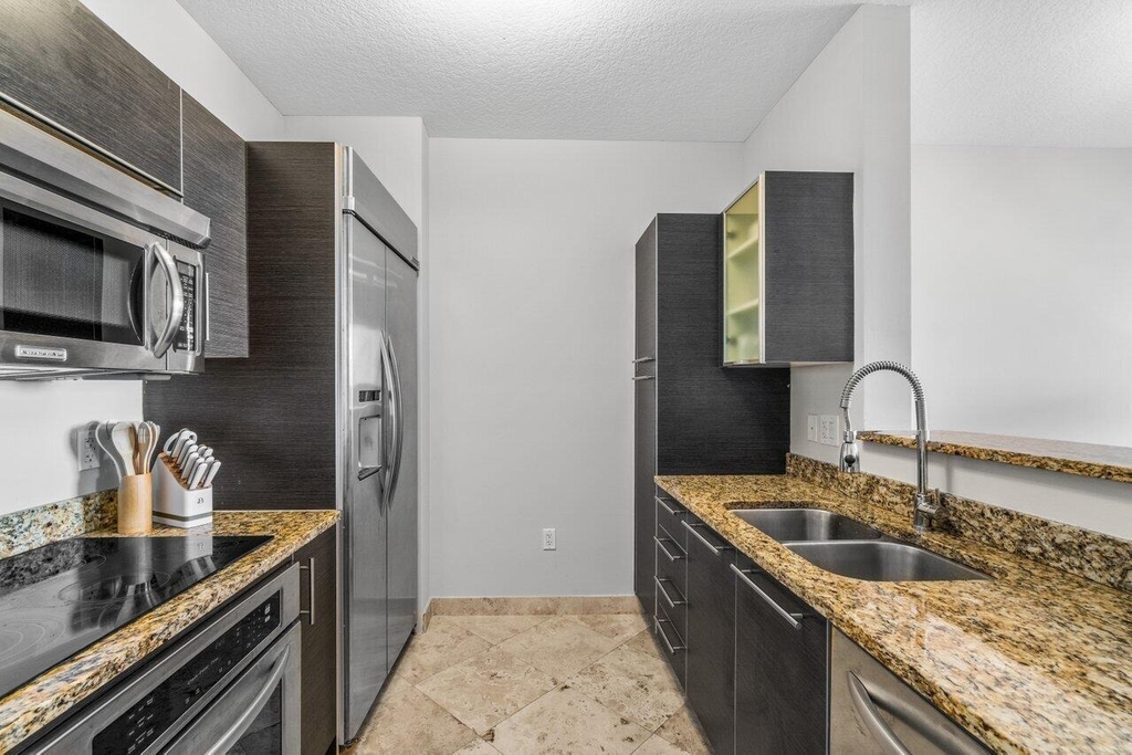 550 Okeechobee Boulevard - Photo 11