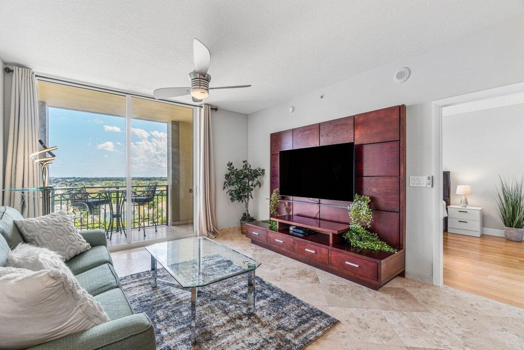 550 Okeechobee Boulevard - Photo 3