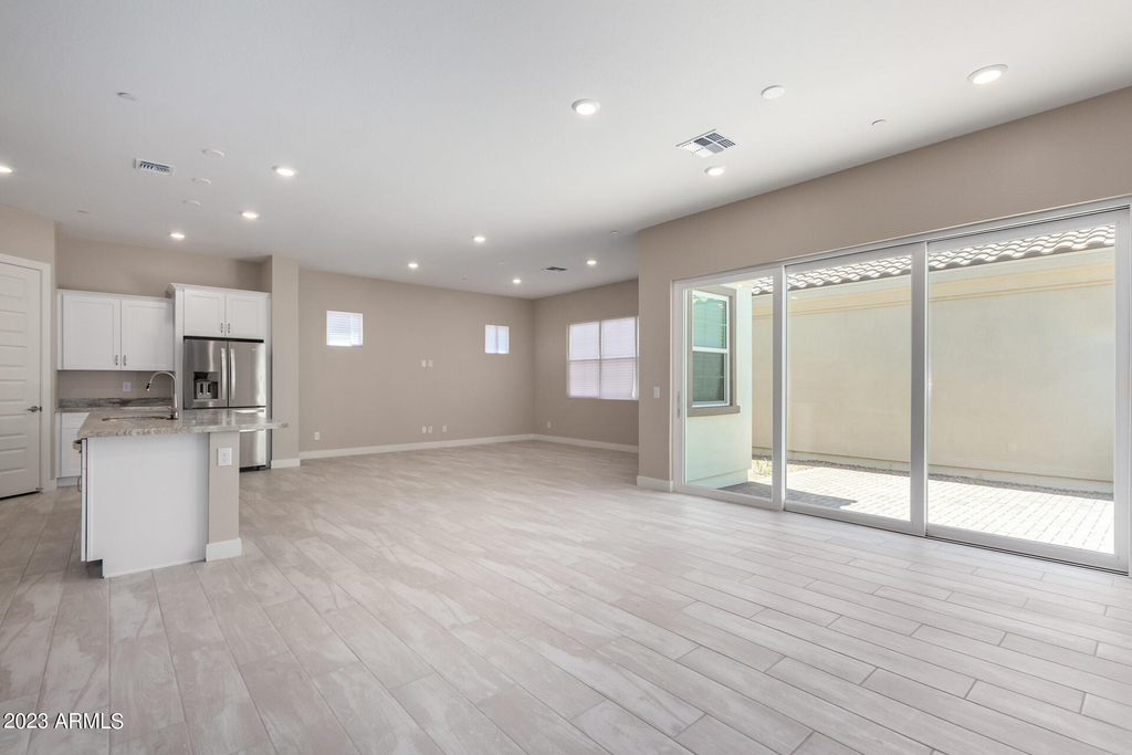 4133 E Las Colinas Drive - Photo 2