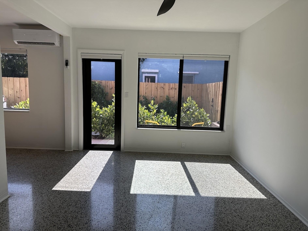 1117 Ne 17th - Photo 15
